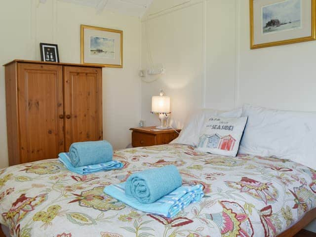 Double bedroom | Bacton Seaview Bungalow, Bacton