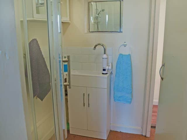 Shower room | Bacton Seaview Bungalow, Bacton