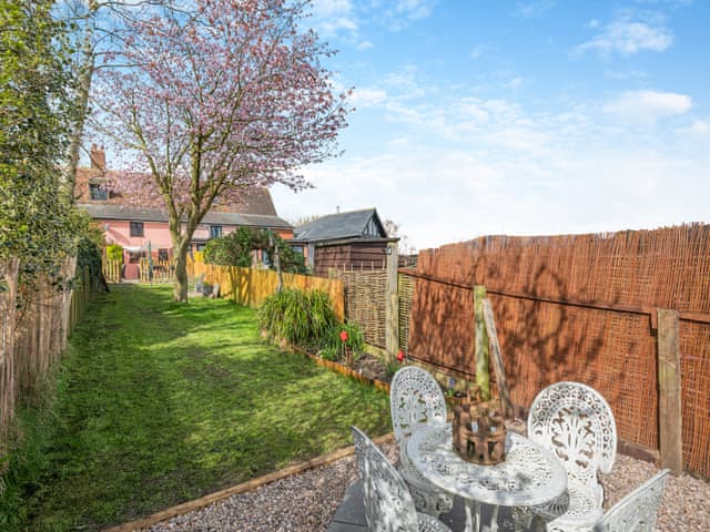 Sitting-out-area | The Cottage, Ipswich