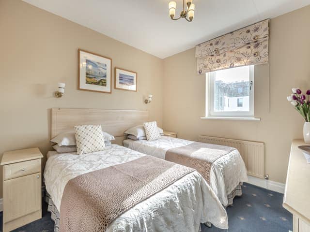 Twin bedroom | High Hill Farm Cottage, Keswick