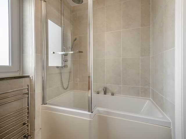 Bathroom | High Hill Farm Cottage, Keswick