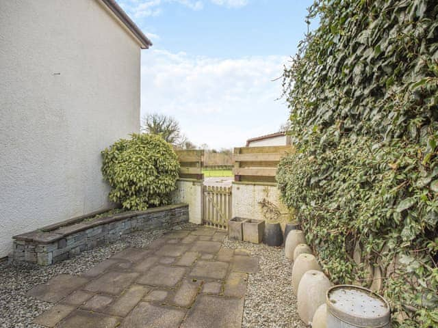 Sitting-out-area | High Hill Farm Cottage, Keswick