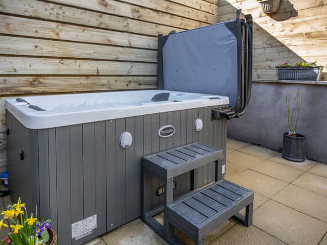 Hot tub | The Old Byre, Consett, County Durham