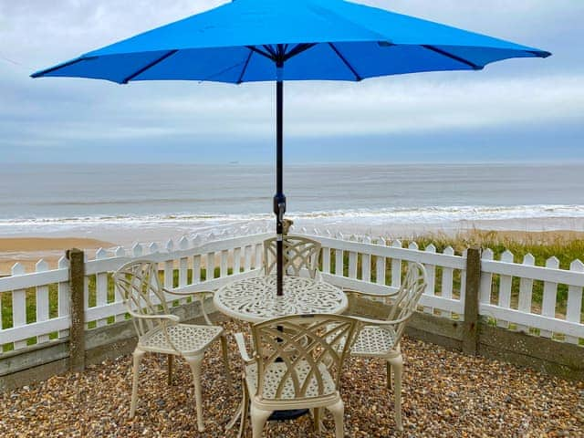 Sitting-out-area | Bacton Beach House, Bacton