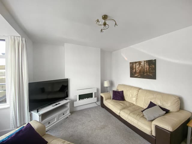 Living room | Glenview, Perranporth