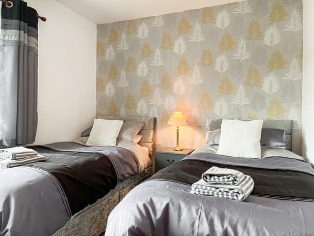 Twin bedroom | Smithy Apartment, Matlock