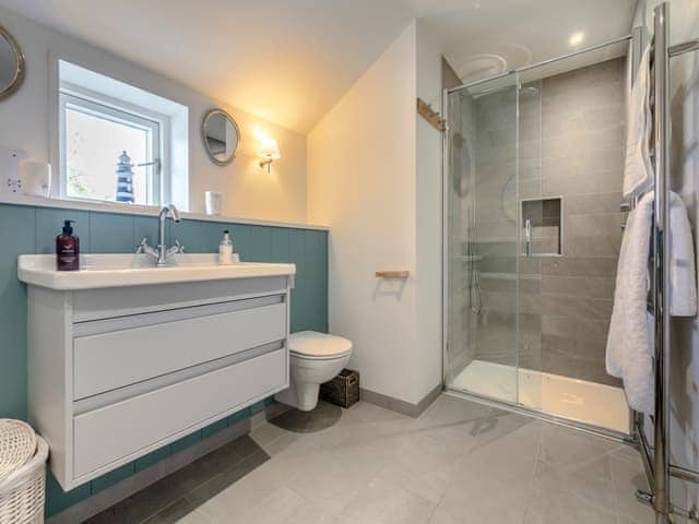 Bathroom | Long Commons, St Mawes, near Truro