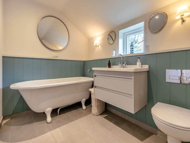 Bathroom | Long Commons, St Mawes, near Truro