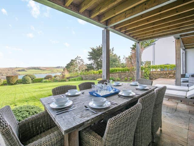 Sitting-out-area | Long Commons, St Mawes, near Truro