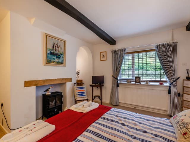 Double bedroom | Little Crawfish Cottage, Thursford