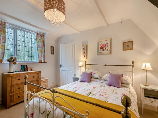 Double bedroom | Little Crawfish Cottage, Thursford