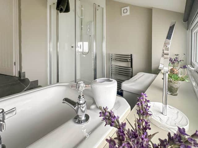 Bathroom | Millie&rsquo;s Place, Coombe, near St Austell