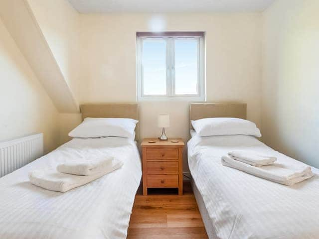 Twin bedroom | Hillside, Lyme Regis