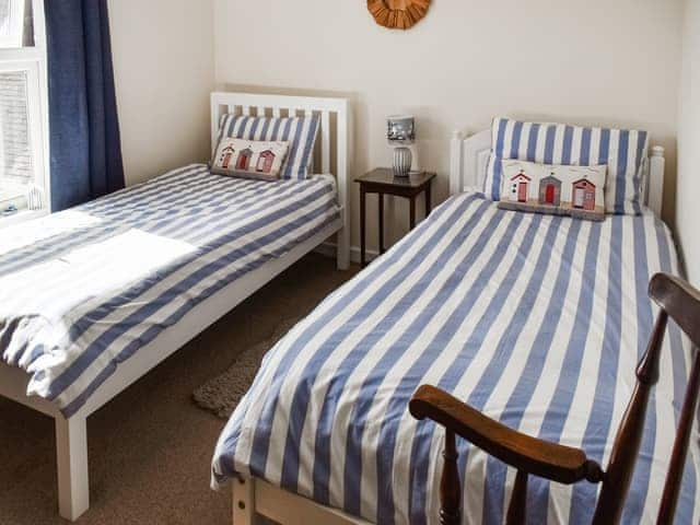 Twin bedroom | New Street Cottage, Lydd, Romney Marsh