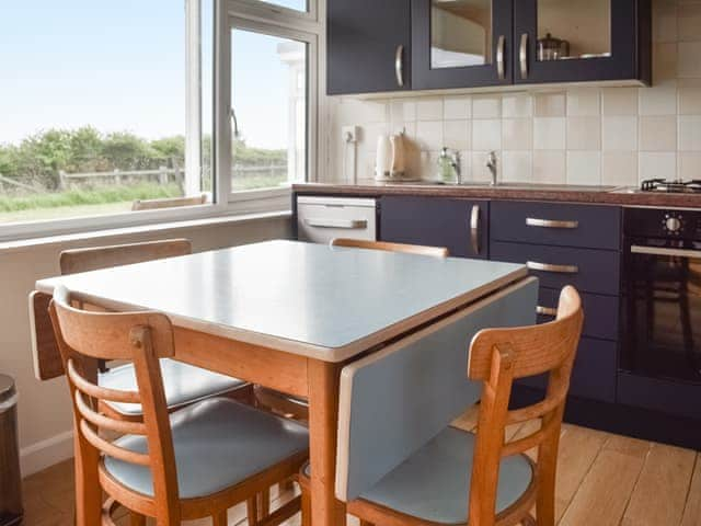 Kitchen/diner | 21 Hillside, Mundesley