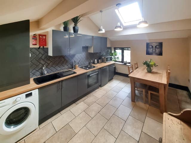 Practical kitchen/diner with delightful furniture | Stonecroft Cottage - Wreaks End Farm, Broughton-in-Furness