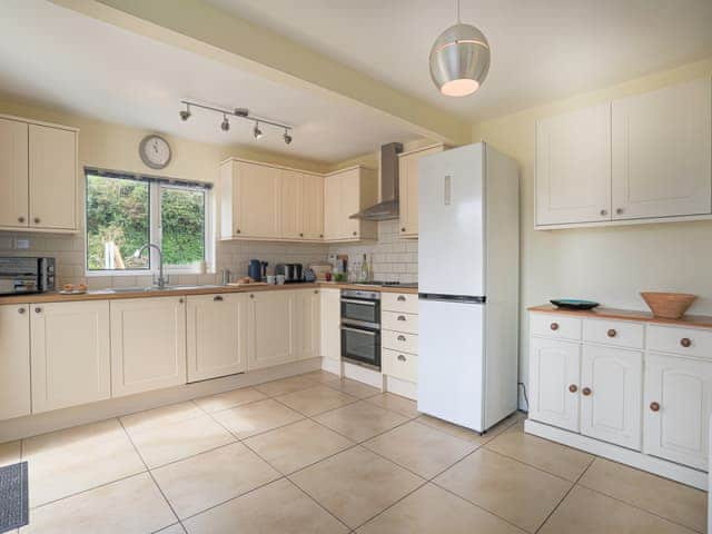 Kitchen | Whitestones, St Mawes