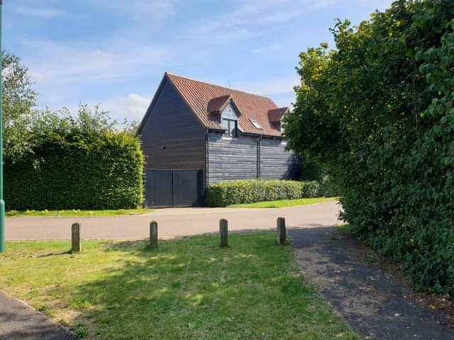 Exterior. View from the Bridle Path | Bluebell Lodge, Cambridge