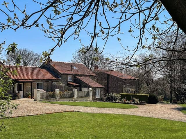 Exterior | Corn Stook - Granary Farm Cottages, Sawdon, near Scarborough