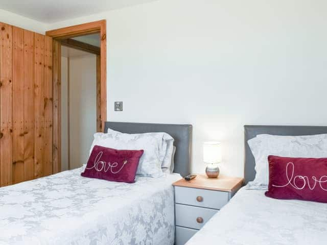 Twin bedroom | Butterfly Annexe - Butterfly Farm, Ilfracombe