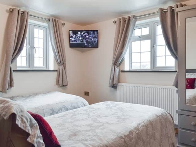 Twin bedroom | Butterfly Annexe - Butterfly Farm, Ilfracombe