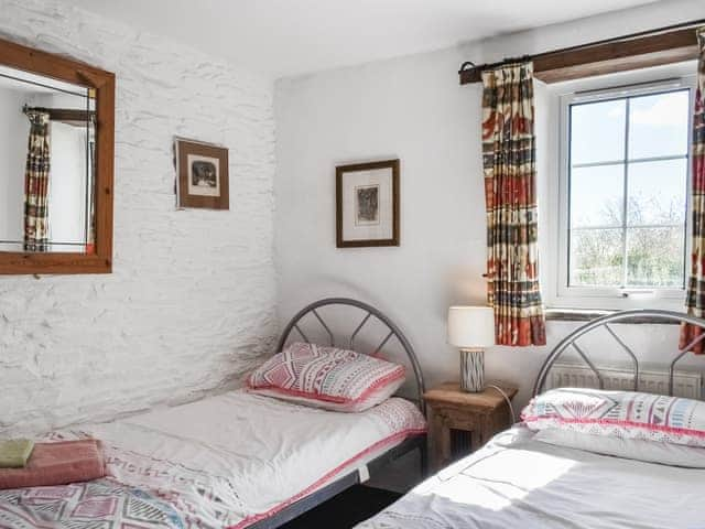 Twin bedroom | Barn Cottage - West Bowithick Holiday Cottages, St Clether, near Launceston