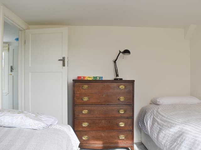 Twin bedroom | West End Farm, Heathfield