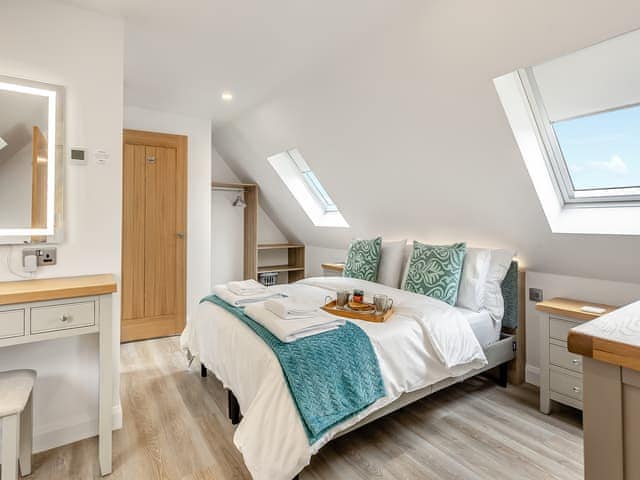 Kingsize upstairs bedroom | Fallow&rsquo;s Holt, Bridgnorth and Ironbridge