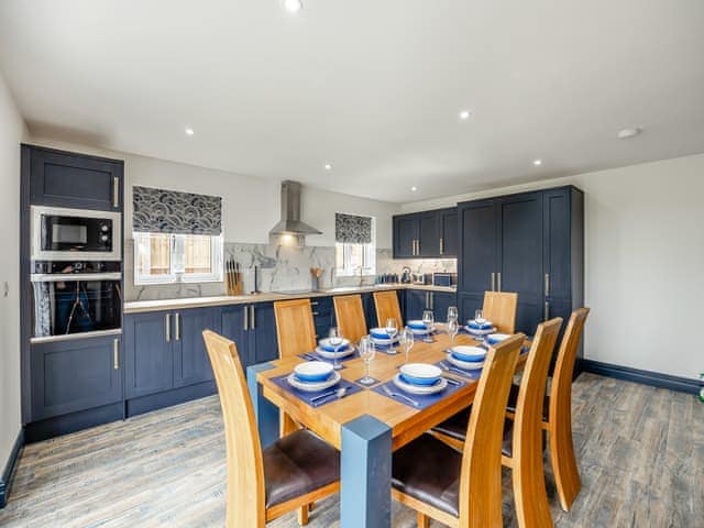 Kitchen/diner | Cowslip Cottage - Lincolnshire Luxury Hideaways, Maltby-Le-Marsh