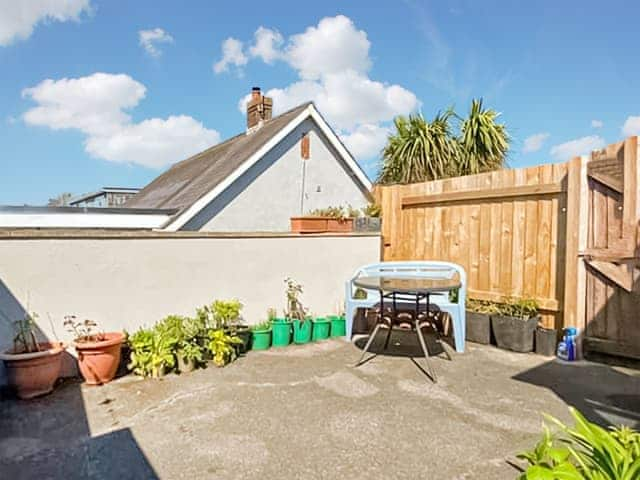 Outdoor area | Lyndale, Brixham