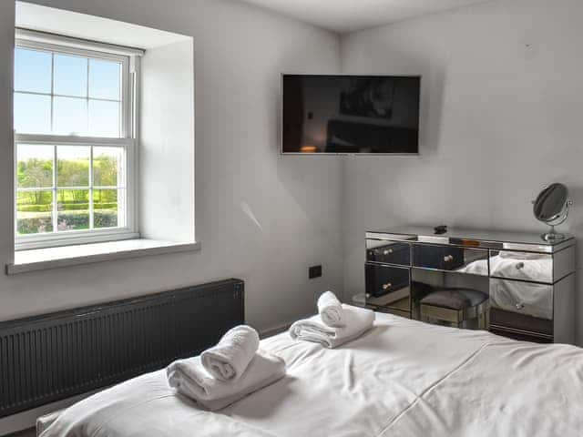 Double bedroom | Box Tree Farmhouse - Box Tree Escapes, Kirkby Lonsdale