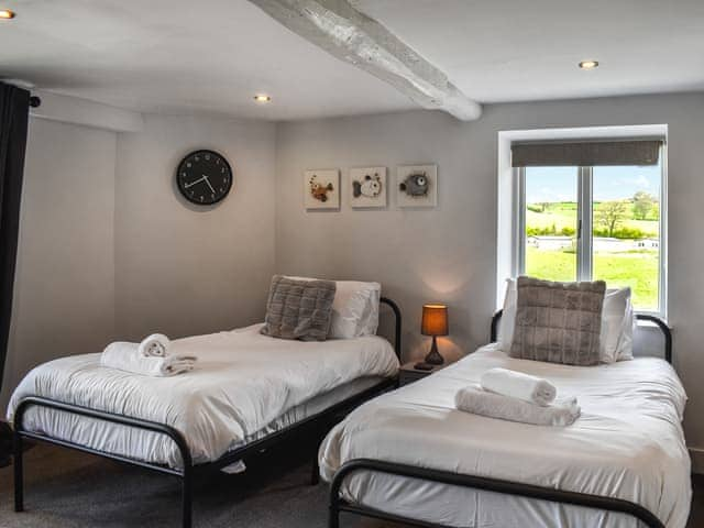 Twin bedroom | Box Tree Farmhouse - Box Tree Escapes, Kirkby Lonsdale