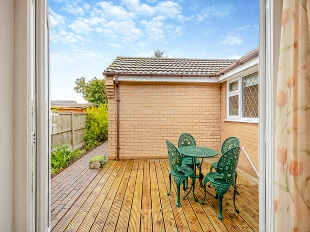 Sitting-out-area | The Sidings, Willoughby