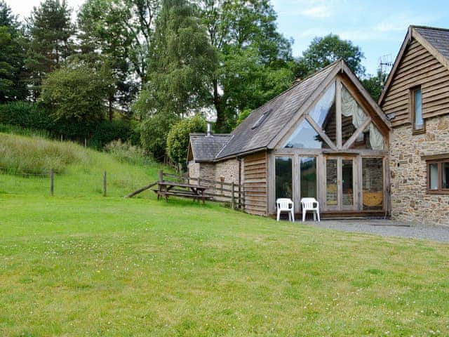 Exterior | Pollys Cottage - Cwmbrith Isaf, Penybont, near Llandrindod Wells