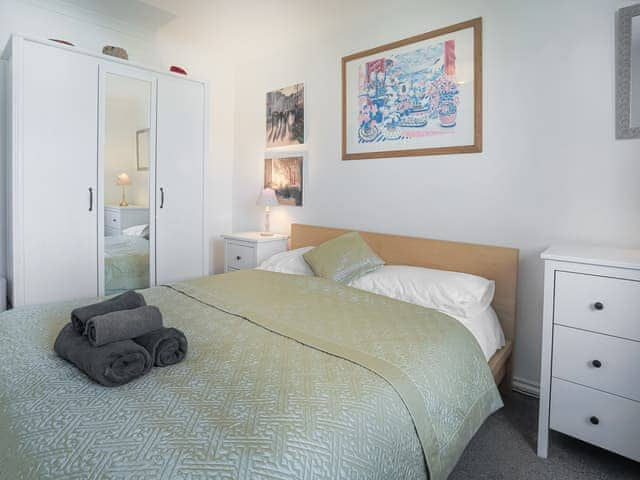 Double bedroom | 31 Lower Elms, Rock