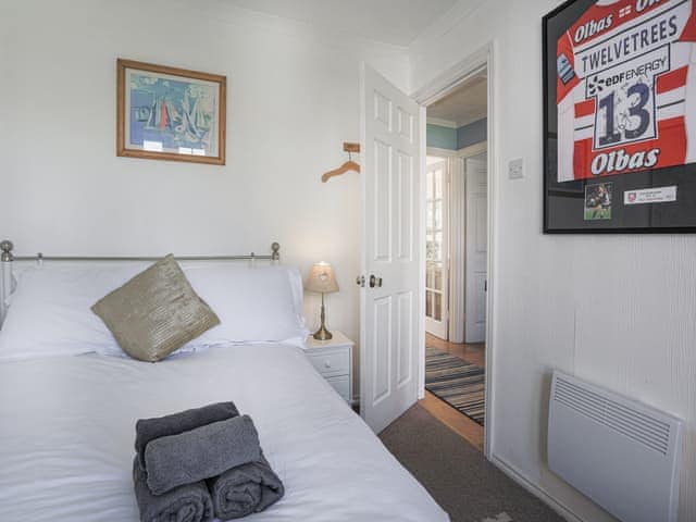 Double bedroom | 31 Lower Elms, Rock