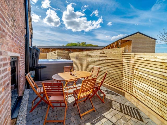 Sitting-out-area | Stable View Barn - Burrow Hill Farm, Corley