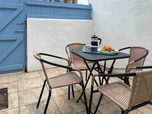 Terrace | April House, Amble