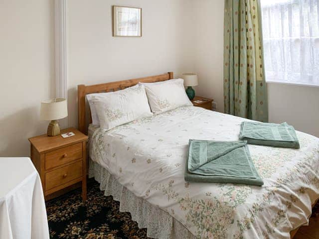 Warm and inviting double bedroom | Steephill Lodge, Ventnor