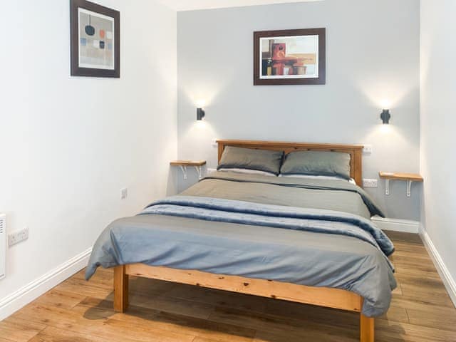 Double bedroom | Chi Lowen, Camborne