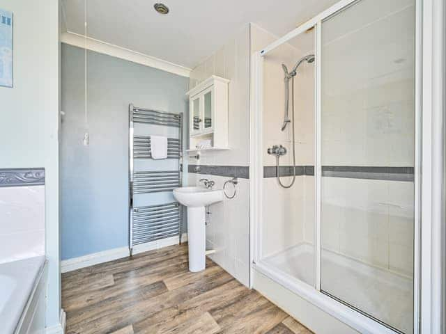 Shower room | The Old Farmhouse - Polean Farm Cottages, Pelynt, near Looe