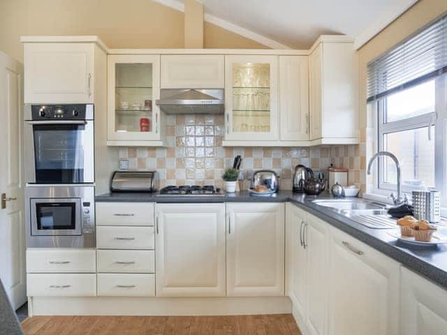 Kitchen | Meadow View 64, Ilfracombe