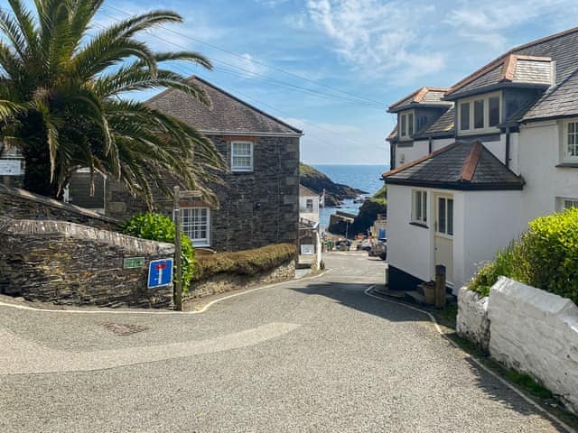 Surrounding area | Whitestones, St Mawes