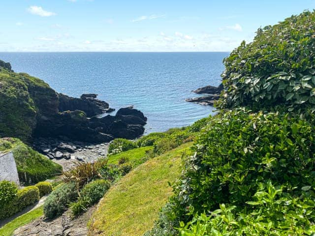 Surrounding area | Whitestones, St Mawes