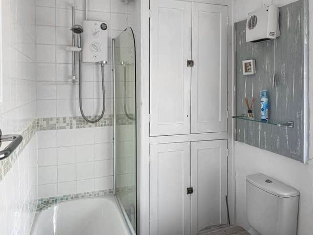 Bathroom | Summers Beach View, St Mawes