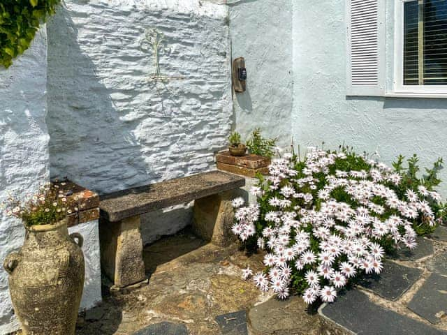 Outdoor area | Summers Beach View, St Mawes