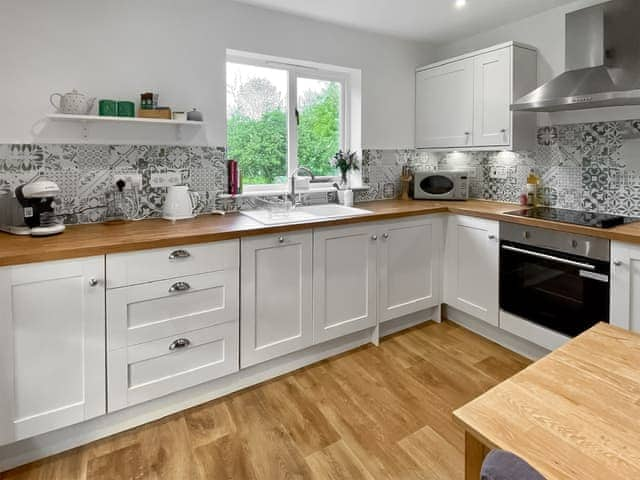 Kitchen | Rose Cottage, Blakemere