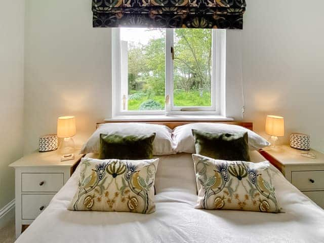 Double bedroom | Rose Cottage, Blakemere