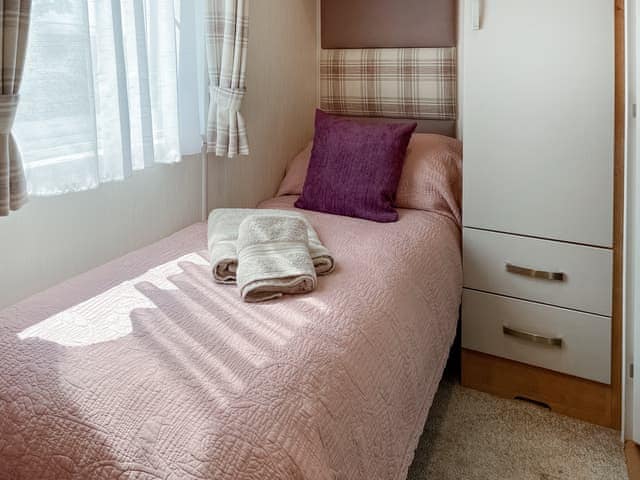 Twin bedroom | Stag Lodge - Hutton Le Hole Retreats, Hutton-Le-Hole, near Kirkbymoorside