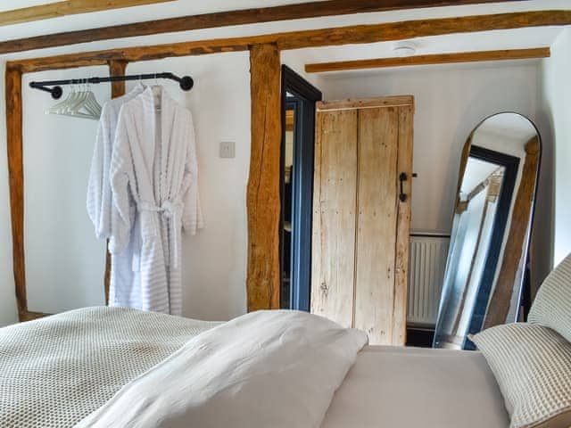 Kingsize bedroom | The Snug, Combe Martin